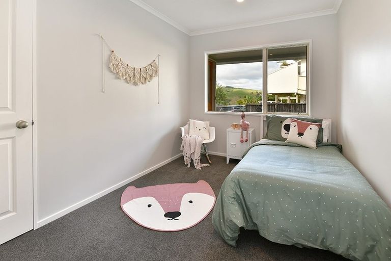 Photo of property in 7 Amberly Rise, Helensville, 0800