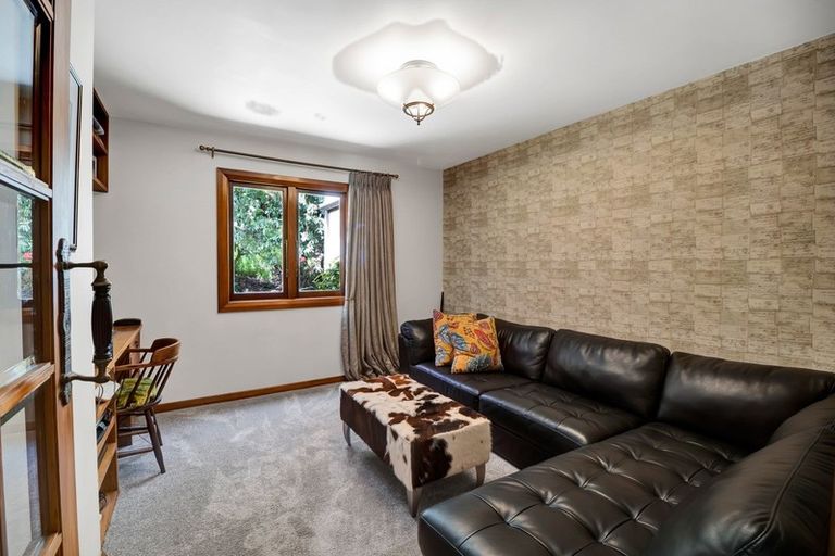 Photo of property in 331a Mangorei Road, Merrilands, New Plymouth, 4312