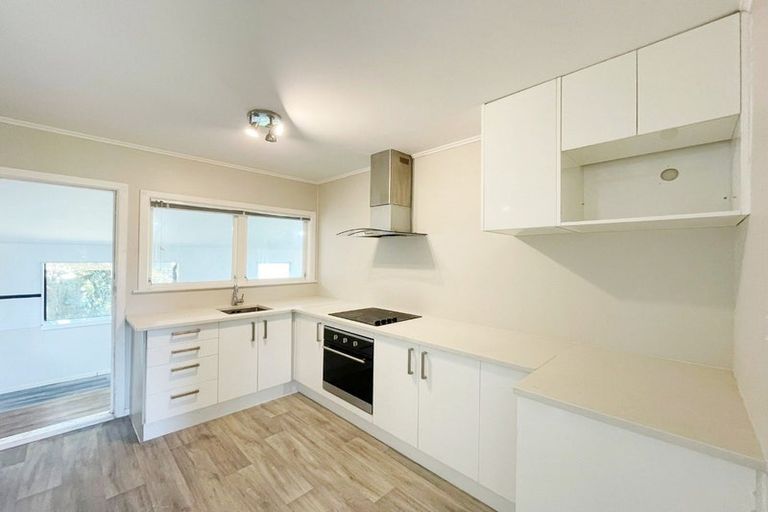 Photo of property in 5 Rondorlyn Place, Manurewa, Auckland, 2102