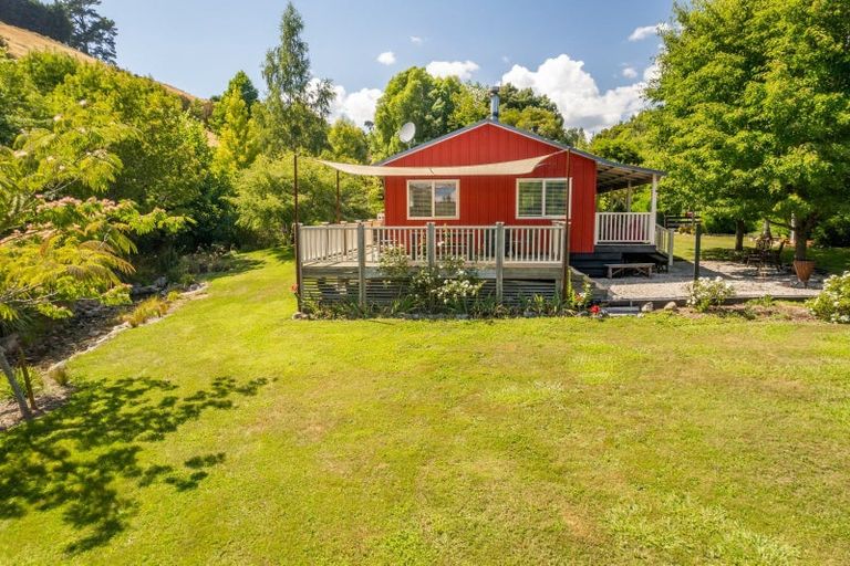 Photo of property in 25 Totara View Road, Wakefield, 7095