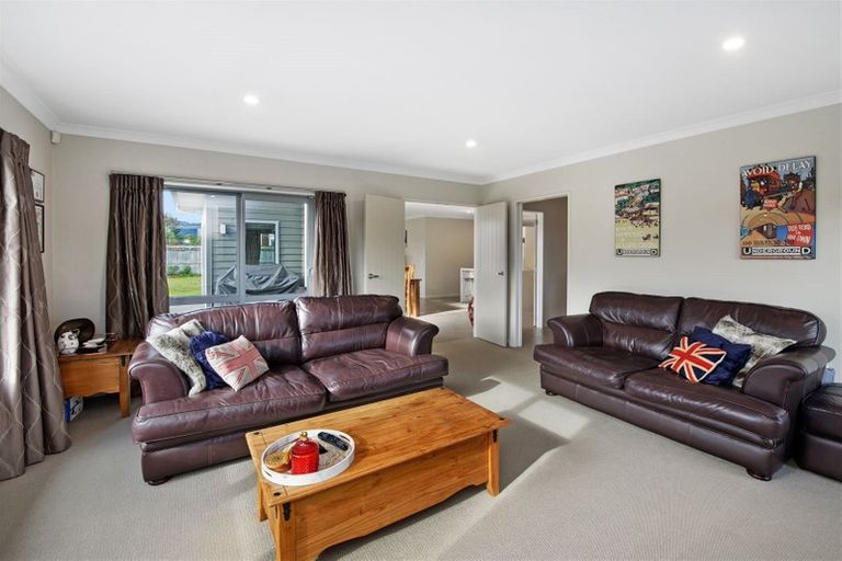 Photo of property in 26 Okarito Avenue, Levin, 5510