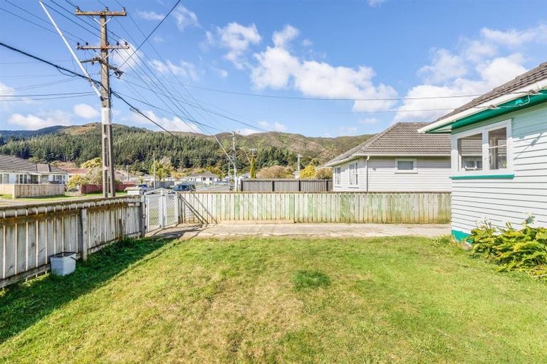Photo of property in 32 Norfolk Street, Wainuiomata, Lower Hutt, 5014