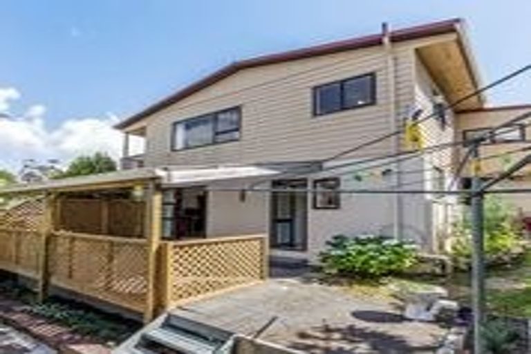 Photo of property in 76a Brian Crescent, Stanmore Bay, Whangaparaoa, 0932