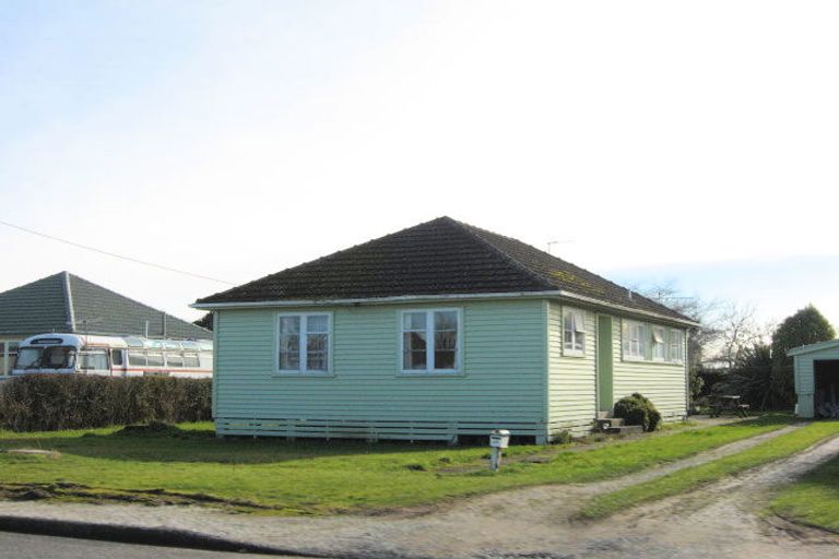 Photo of property in 40 Home Street, Winton, 9720