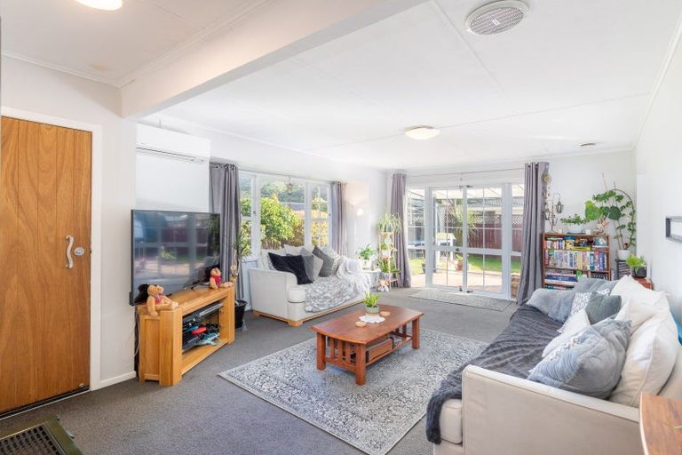 Photo of property in 94 Pasadena Crescent, Totara Park, Upper Hutt, 5018