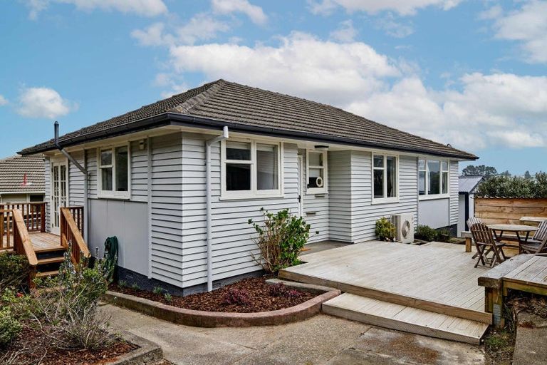 Photo of property in 15 Penguin Grove, Waitangirua, Porirua, 5024