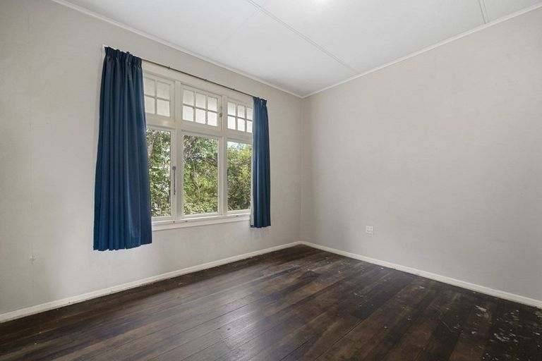 Photo of property in 3 Panama Street, Martinborough, 5711