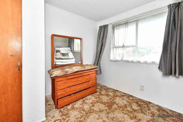 Photo of property in 2 Serrano Place, Clover Park, Auckland, 2023