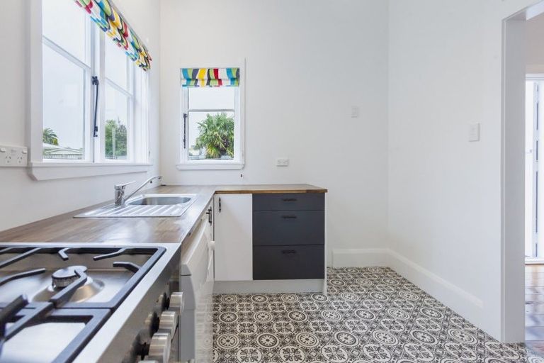 Photo of property in 1 Mcgrath Street, Napier South, Napier, 4110