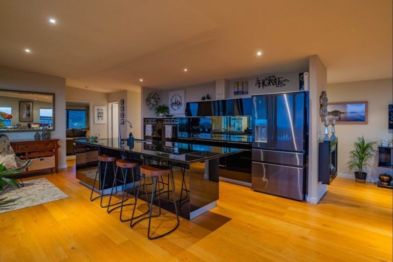 Photo of property in 7 Ocean Vista Lane, Paraparaumu, 5032