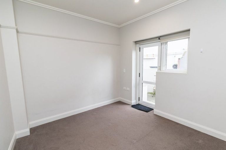 Photo of property in Fountain Court, 16/48 Oriental Parade, Oriental Bay, Wellington, 6011