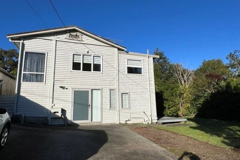 Photo of property in 41 Clayburn Road, Glen Eden, Auckland, 0602