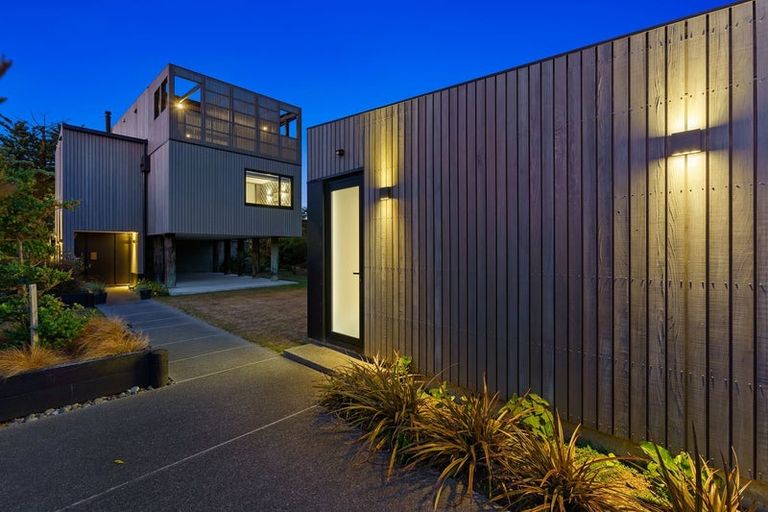 Photo of property in 7 Tutere Street, Waikanae Beach, Waikanae, 5036