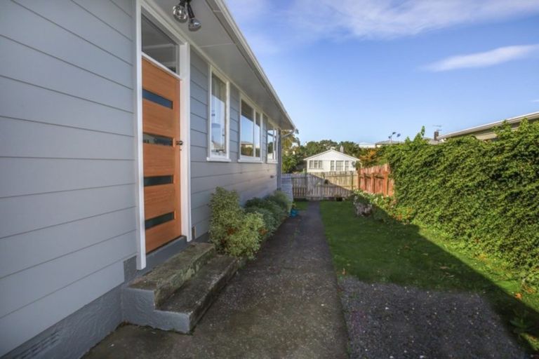 Photo of property in 11 Desert Gold Street, Ascot Park, Porirua, 5024