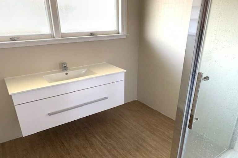 Photo of property in 5 Hanrahan Street, Upper Riccarton, Christchurch, 8041