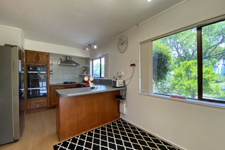 Photo of property in 33 Dianne Louise Drive, Half Moon Bay, Auckland, 2012