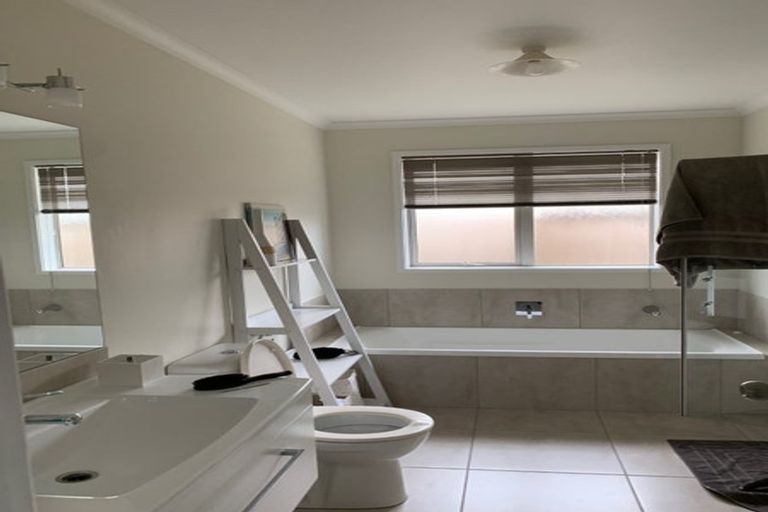 Photo of property in 15 Teatree Close, Huntington, Hamilton, 3210