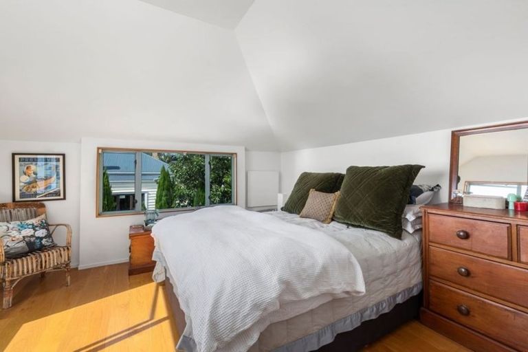 Photo of property in 1/2 Milton Road, Northcote Point, Auckland, 0627