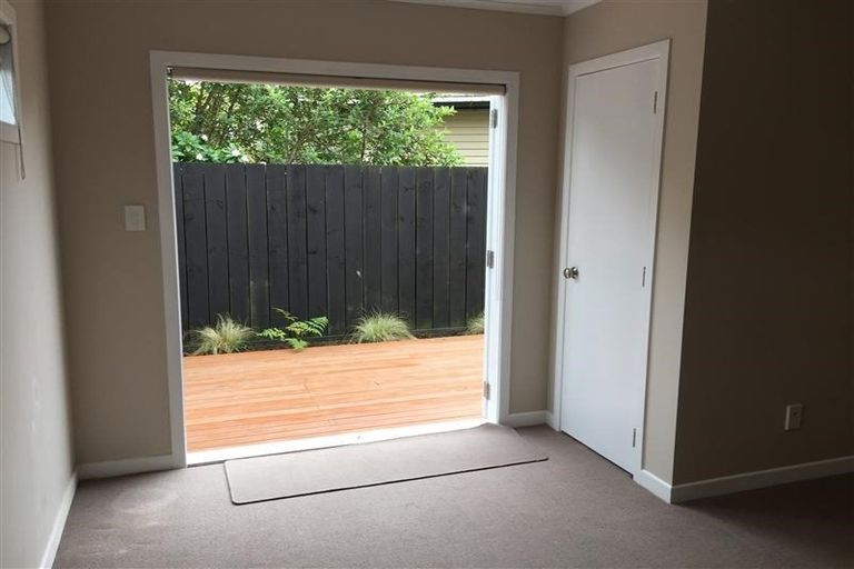 Photo of property in 42 Highland Avenue, Titirangi, Auckland, 0604