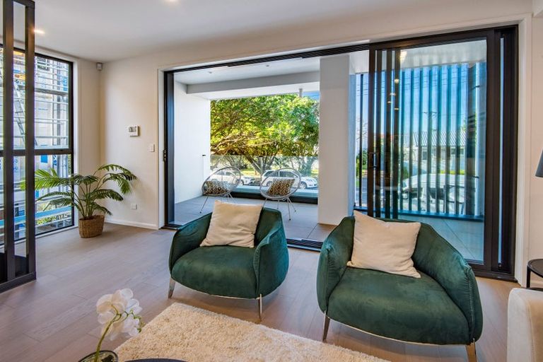 Photo of property in 16c Saltburn Road, Milford, Auckland, 0620