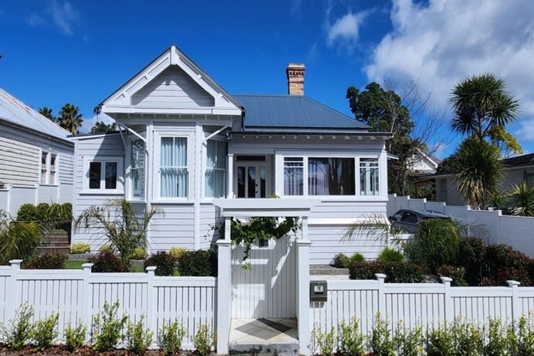 Photo of property in 16 Onslow Avenue, Epsom, Auckland, 1023