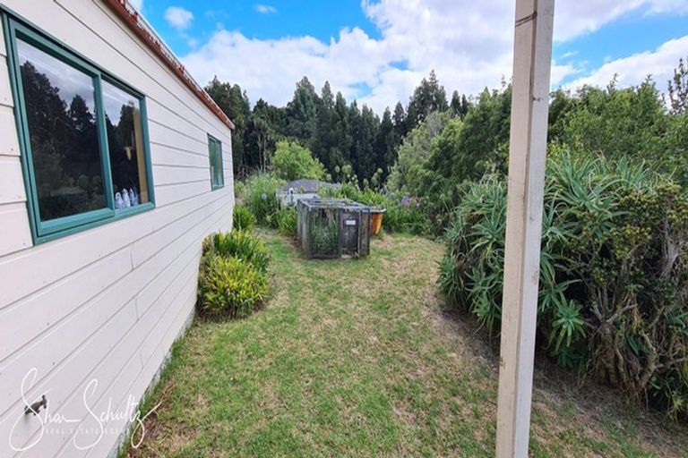 Photo of property in 105 Gorge Road, Maungaturoto, 0520