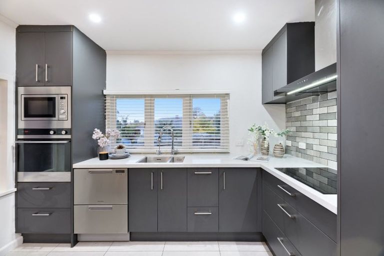 Photo of property in 2a Kereru Street, Henderson, Auckland, 0612