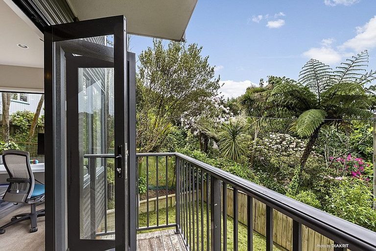 Photo of property in 3b Maldive Street, Khandallah, Wellington, 6035