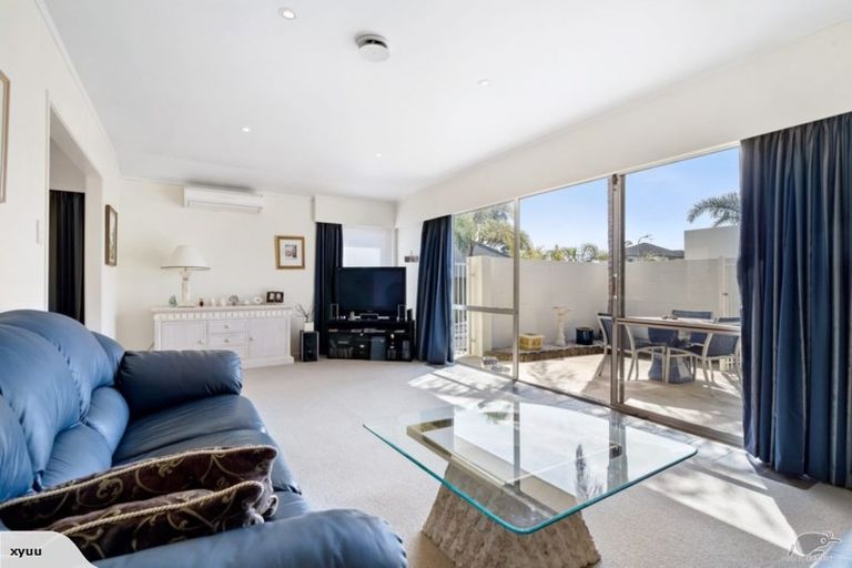 Photo of property in 2/21 Hattaway Avenue, Bucklands Beach, Auckland, 2012