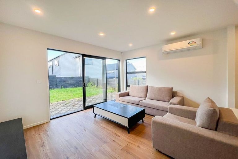 Photo of property in 58 Rush Creek Drive, Westgate, Auckland, 0614