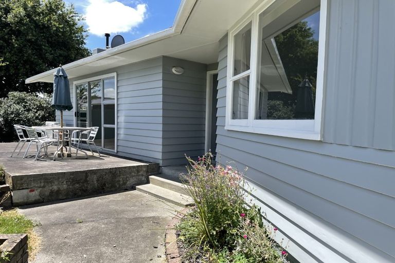 Photo of property in 21 Abraham Crescent, Milson, Palmerston North, 4414