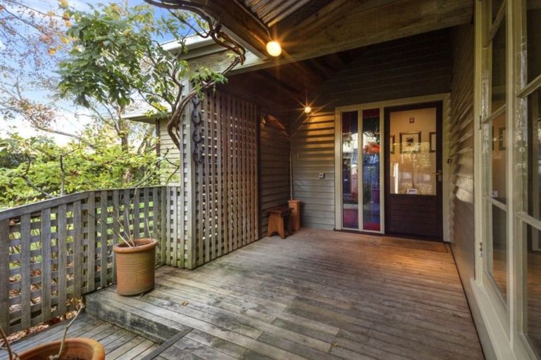 Photo of property in Lowry Cottage, 425 Fergusson Drive, Heretaunga, Upper Hutt, 5018