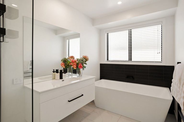 Photo of property in 19 Palm Drive, Whitianga, 3510