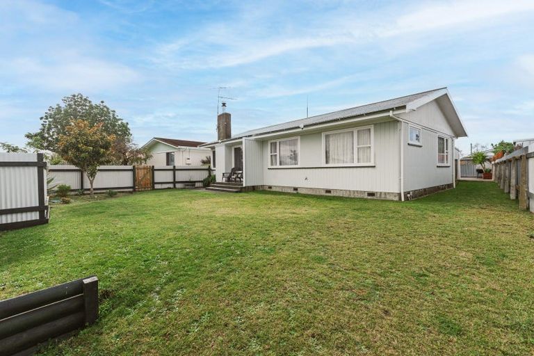 Photo of property in 18 Norwich Crescent, Tamatea, Napier, 4112
