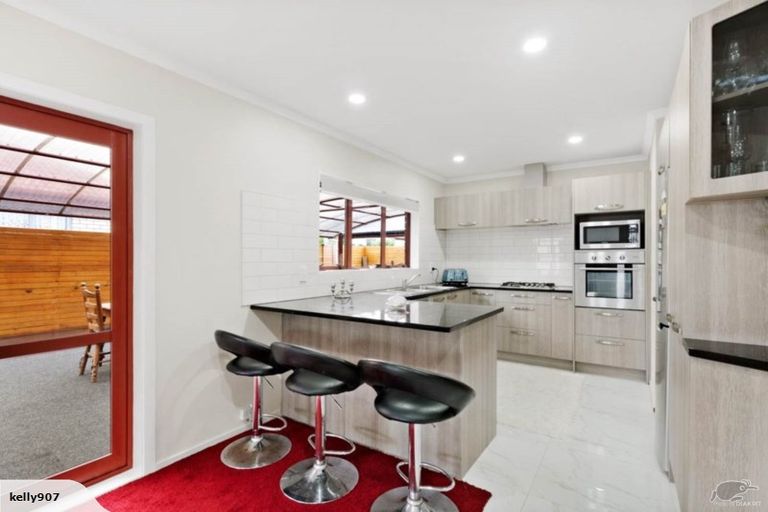 Photo of property in 9 Seddon Avenue, Papatoetoe, Auckland, 2104