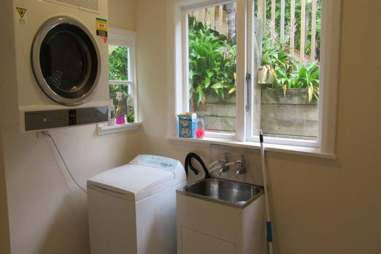 Photo of property in 68 Raroa Road, Kelburn, Wellington, 6012