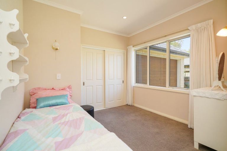 Photo of property in 64 Glenroy Park Drive, Waikiwi, Invercargill, 9810