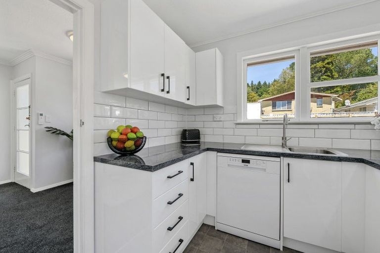 Photo of property in 1/29 Hillside Drive, Maoribank, Upper Hutt, 5018