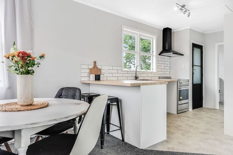 Photo of property in 5 Cricket Place, Melville, Hamilton, 3206