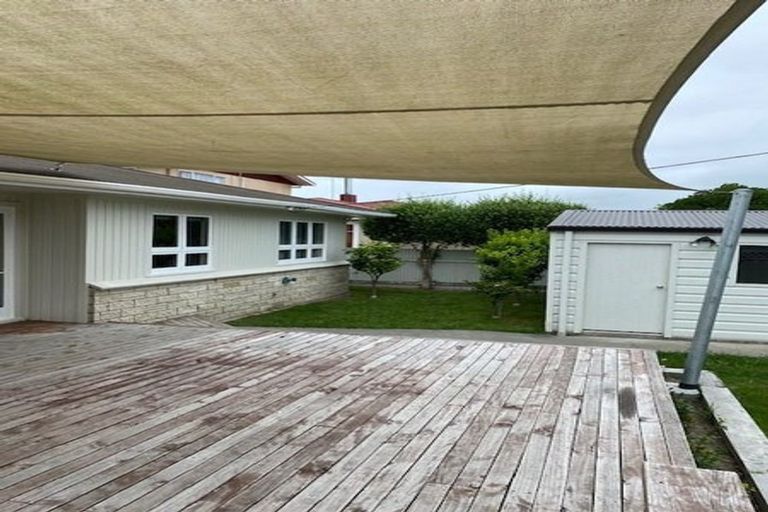 Photo of property in 11 Windsor Terrace, Taradale, Napier, 4112