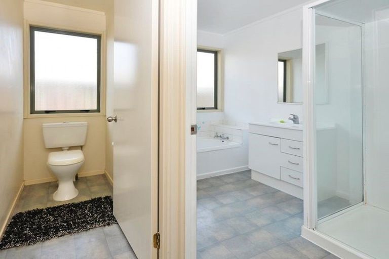 Photo of property in 12 Josie Lane, Manurewa, Auckland, 2102