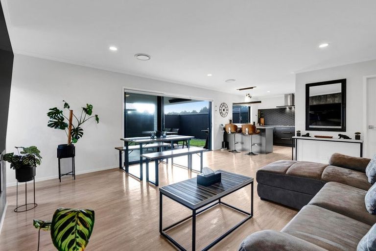 Photo of property in 65 Links Drive, Waiwhakaiho, New Plymouth, 4312