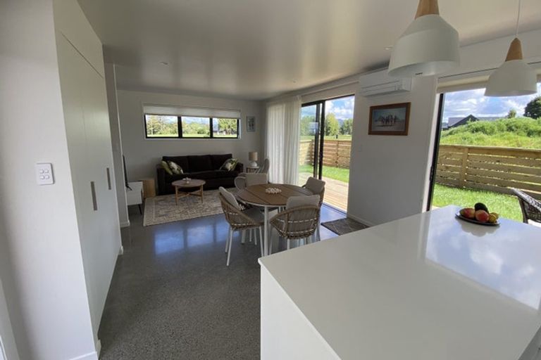 Photo of property in 1 Cherry Tree Lane, Glenbervie, 0173