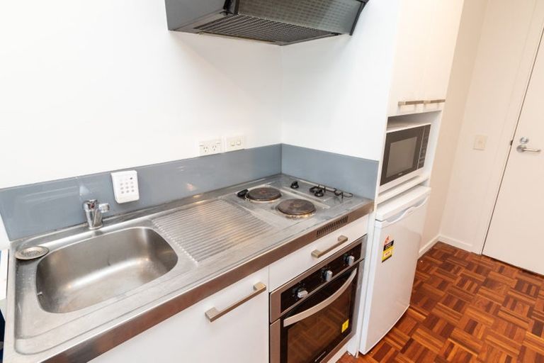 Photo of property in Orange Apartments/victoria Centr, 501/169 The Terrace, Wellington Central, Wellington, 6011