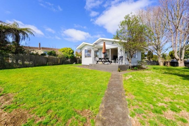 Photo of property in 1 Ronald Place, Manurewa, Auckland, 2102