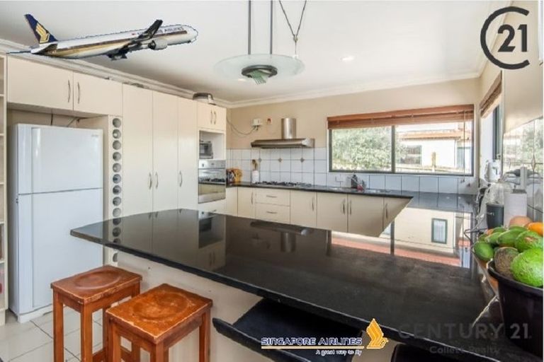 Photo of property in 2/49 College Road, Northcote, Auckland, 0627