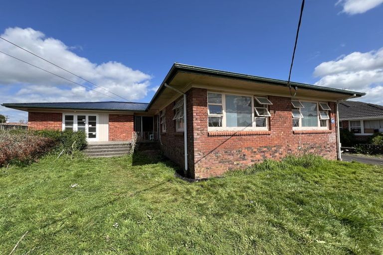 Photo of property in 2 Sunburst Street, Papakura, 2110