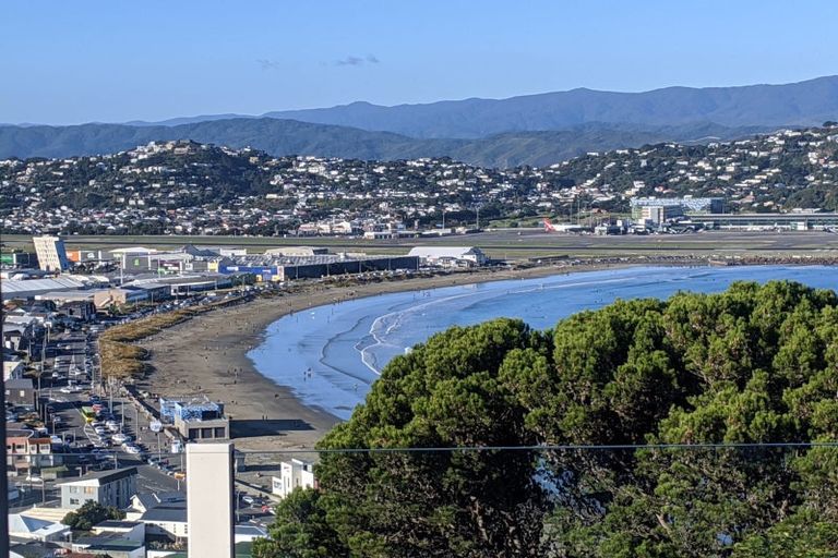 Photo of property in 7 Pari Tai Way, Houghton Bay, Wellington, 6023