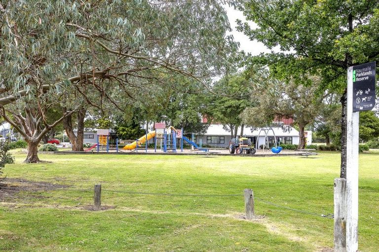 Photo of property in 1/84 Queenspark Drive, Parklands, Christchurch, 8083