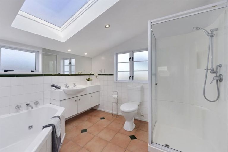 Photo of property in 139 Wilsons Road, Saint Martins, Christchurch, 8022